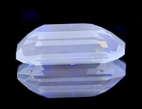 Strong White Fluorescence